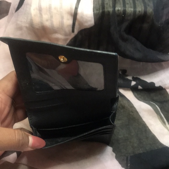 Michael Kors Black bifold wallet - Picture 9 of 12